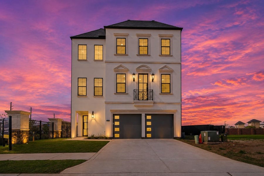 Property photo for 4707 Sunset Circle, Sugar Land, TX