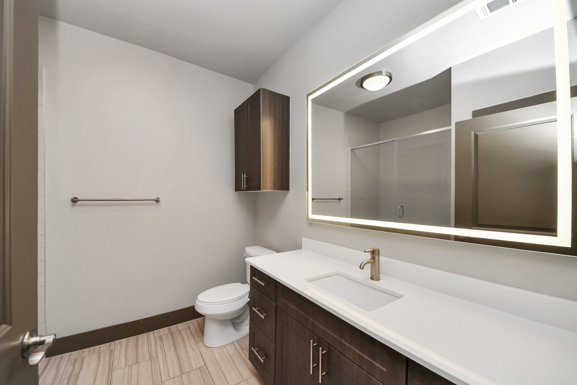 5454 Washington St Avenue, #947, Houston, TX 77007 Photos are not of actual units, similar floor plan finishes, verify dimensions