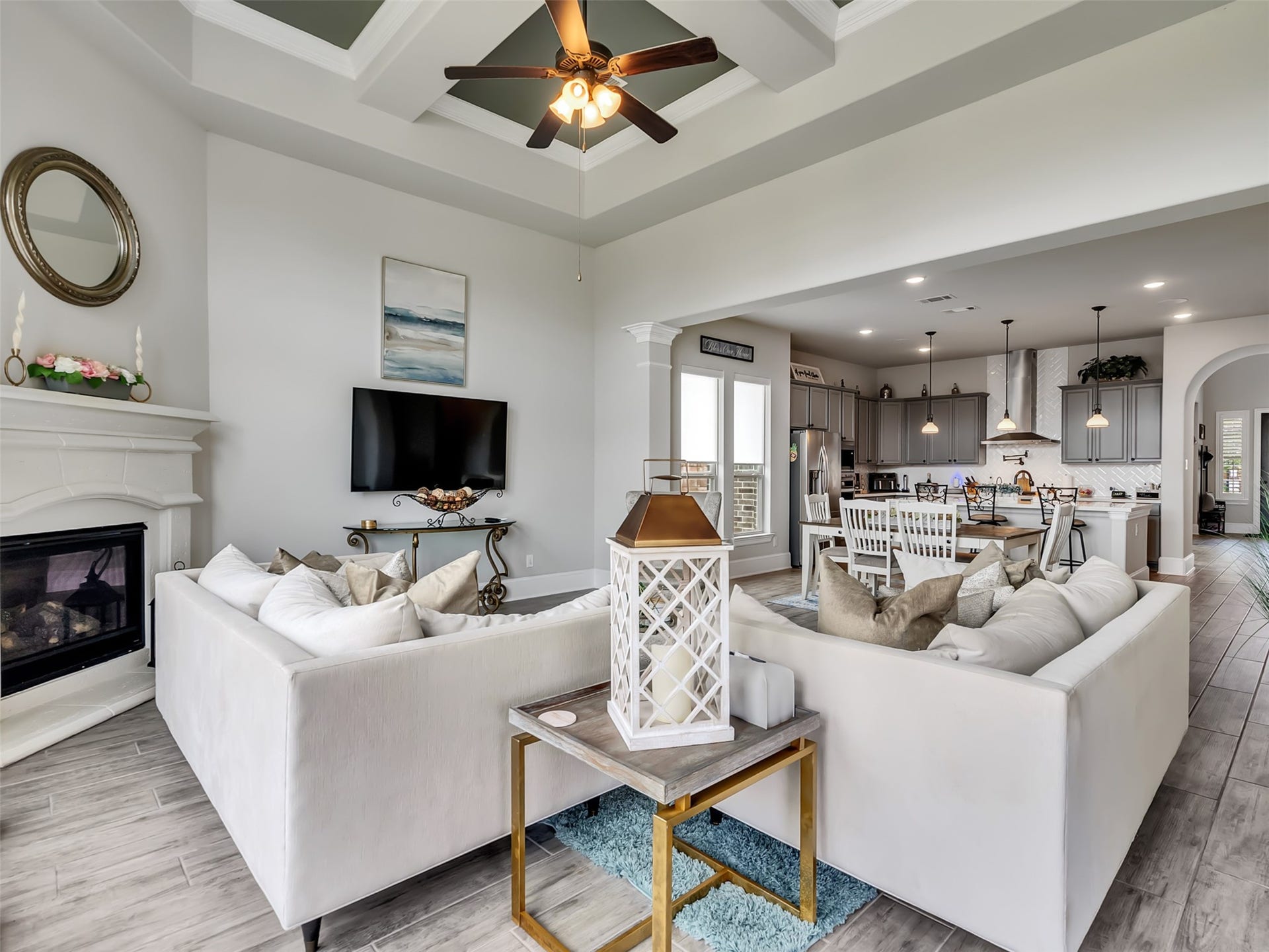 10302 Muir Peak Drive, Rosharon, TX 77583 Another view of Family room showing the open concept.