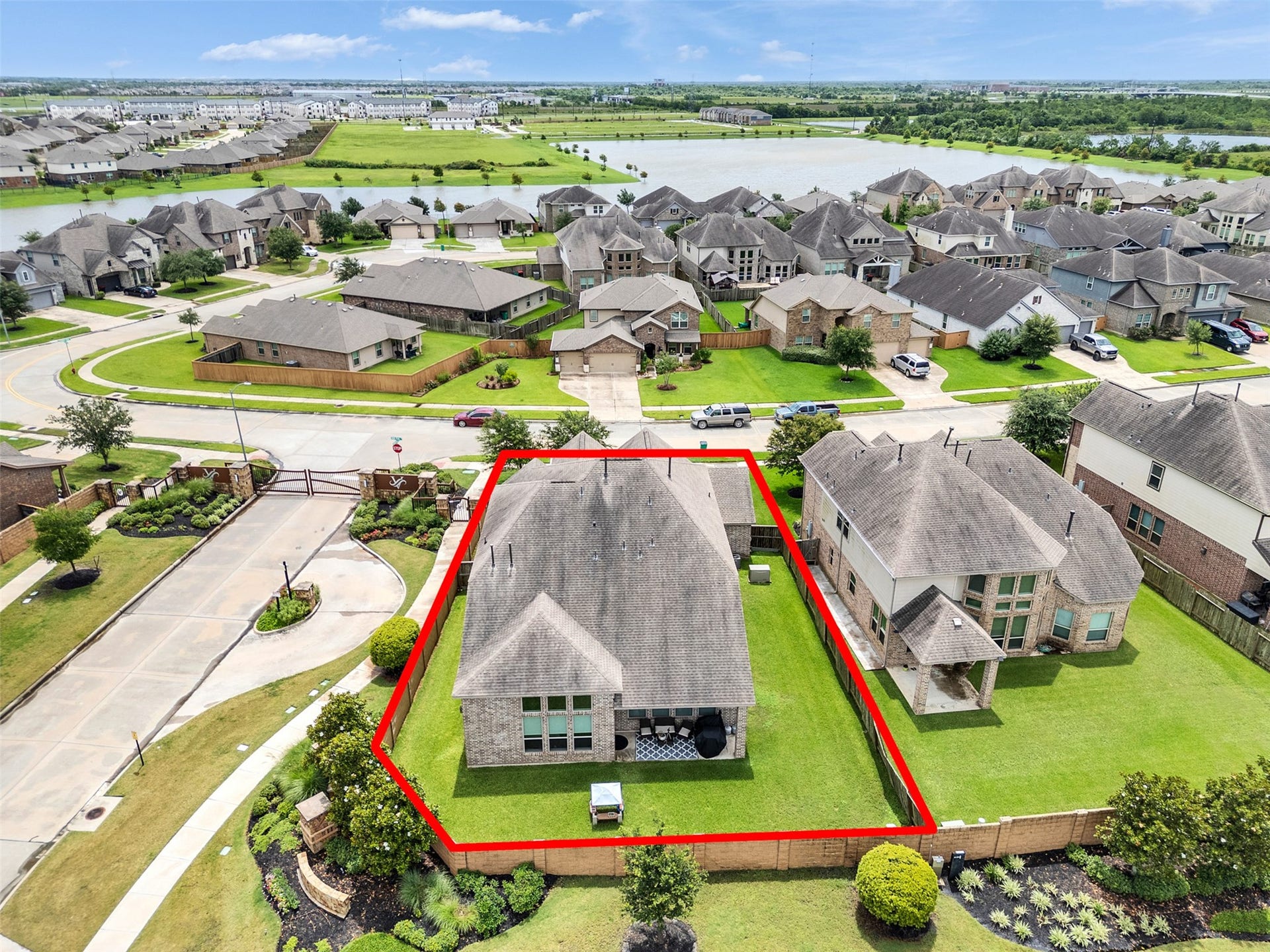10302 Muir Peak Drive, Rosharon, TX 77583 Rear additional aerial view