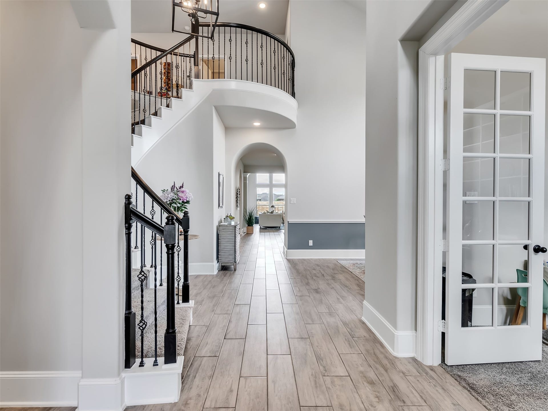 10302 Muir Peak Drive, Rosharon, TX 77583 Elegant entryway