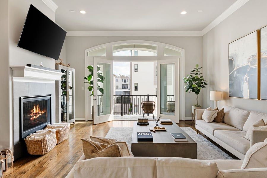 Property photo for 306 W Saulnier Street, Houston, TX