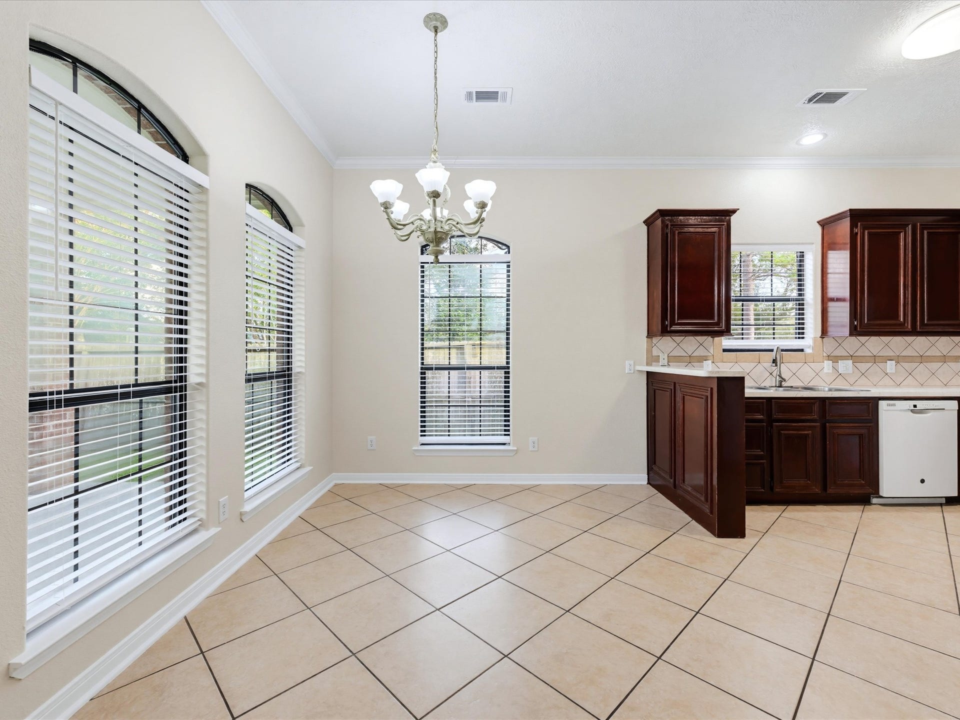 16739 Barcelona Drive, Friendswood, TX 77546 16739 Barcelona Drive, Friendswood, TX 77546