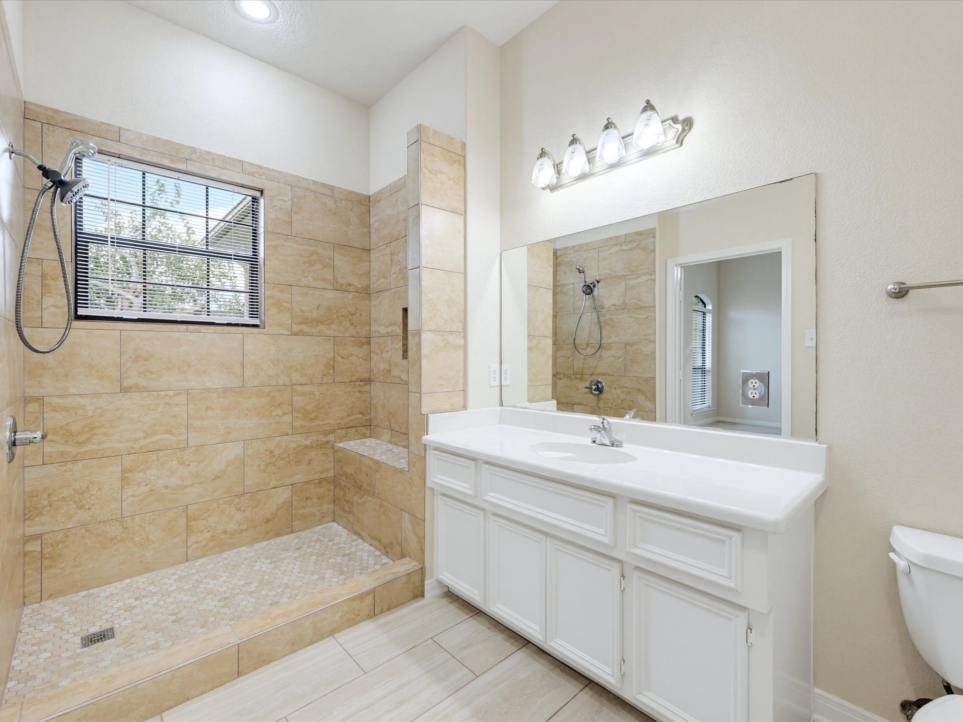 16739 Barcelona Drive, Friendswood, TX 77546 16739 Barcelona Drive, Friendswood, TX 77546