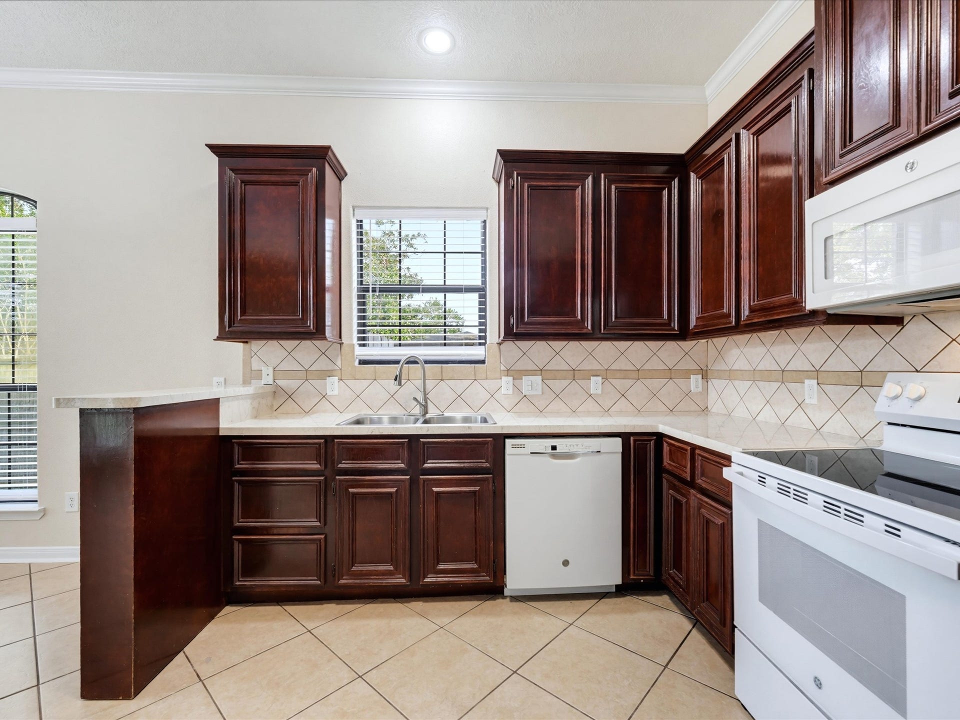 16739 Barcelona Drive, Friendswood, TX 77546 16739 Barcelona Drive, Friendswood, TX 77546