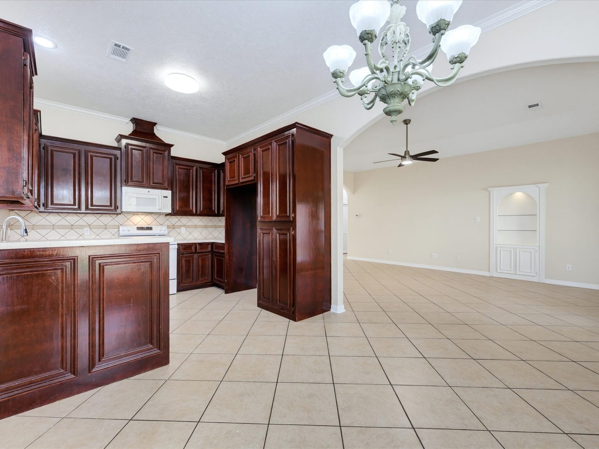 16739 Barcelona Drive, Friendswood, TX 77546 16739 Barcelona Drive, Friendswood, TX 77546