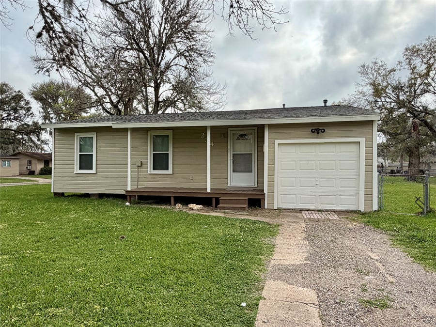 Property photo for 234 Jasmine Street, Lake Jackson, TX