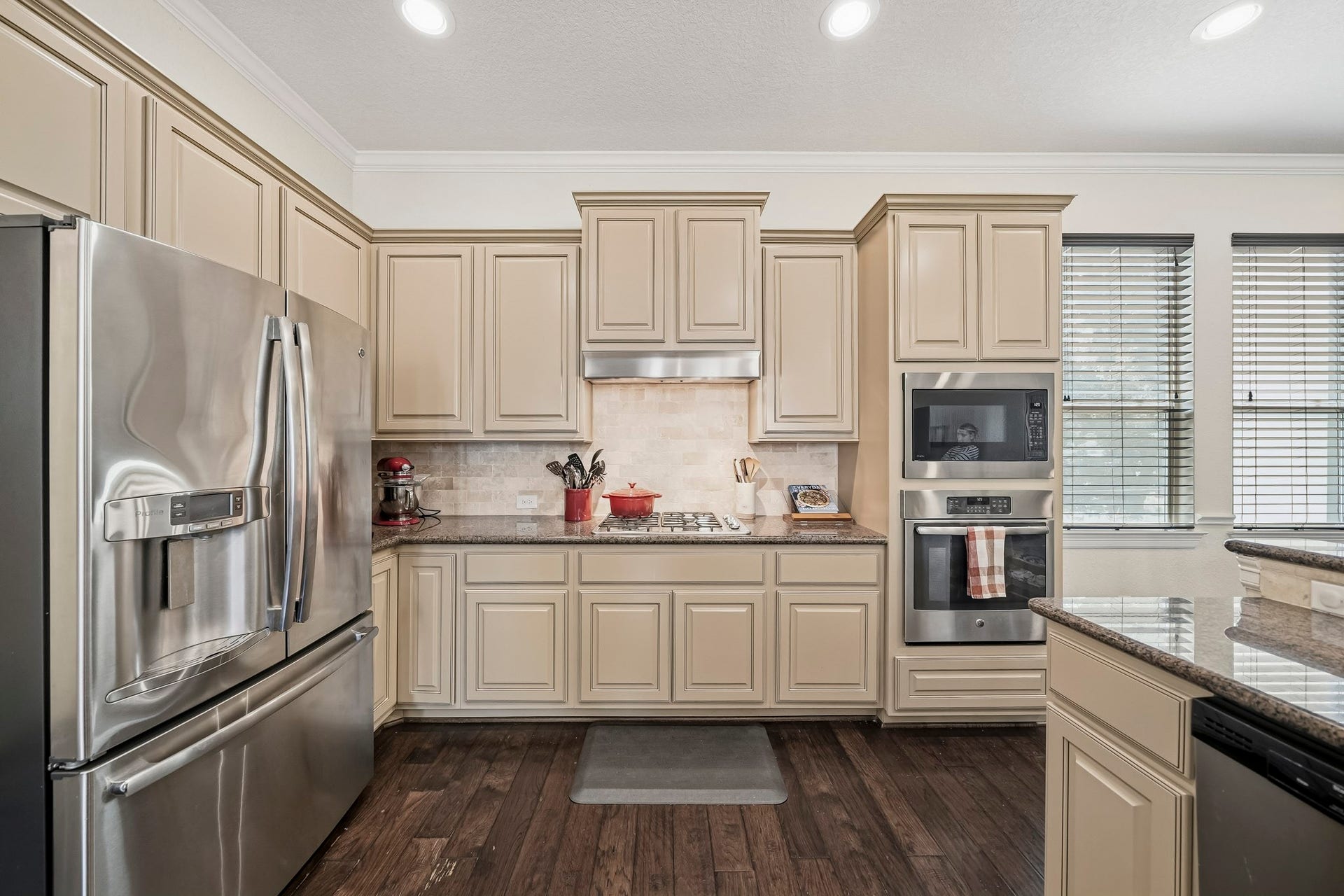 10112 Spring Shadows Park Circle, Houston, TX 77080 10112 Spring Shadows Park Circle, Houston, TX 77080