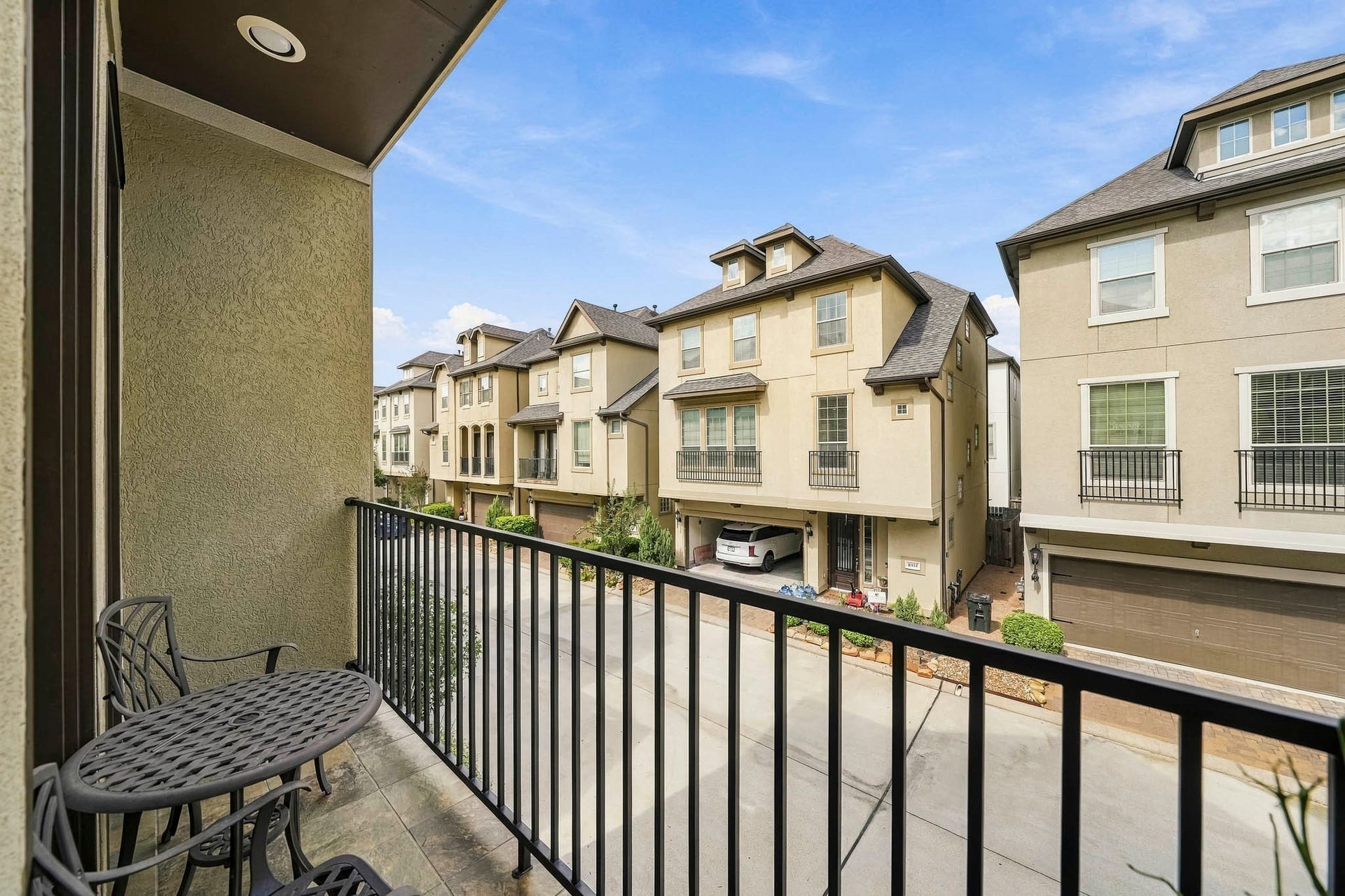 10112 Spring Shadows Park Circle, Houston, TX 77080 10112 Spring Shadows Park Circle, Houston, TX 77080