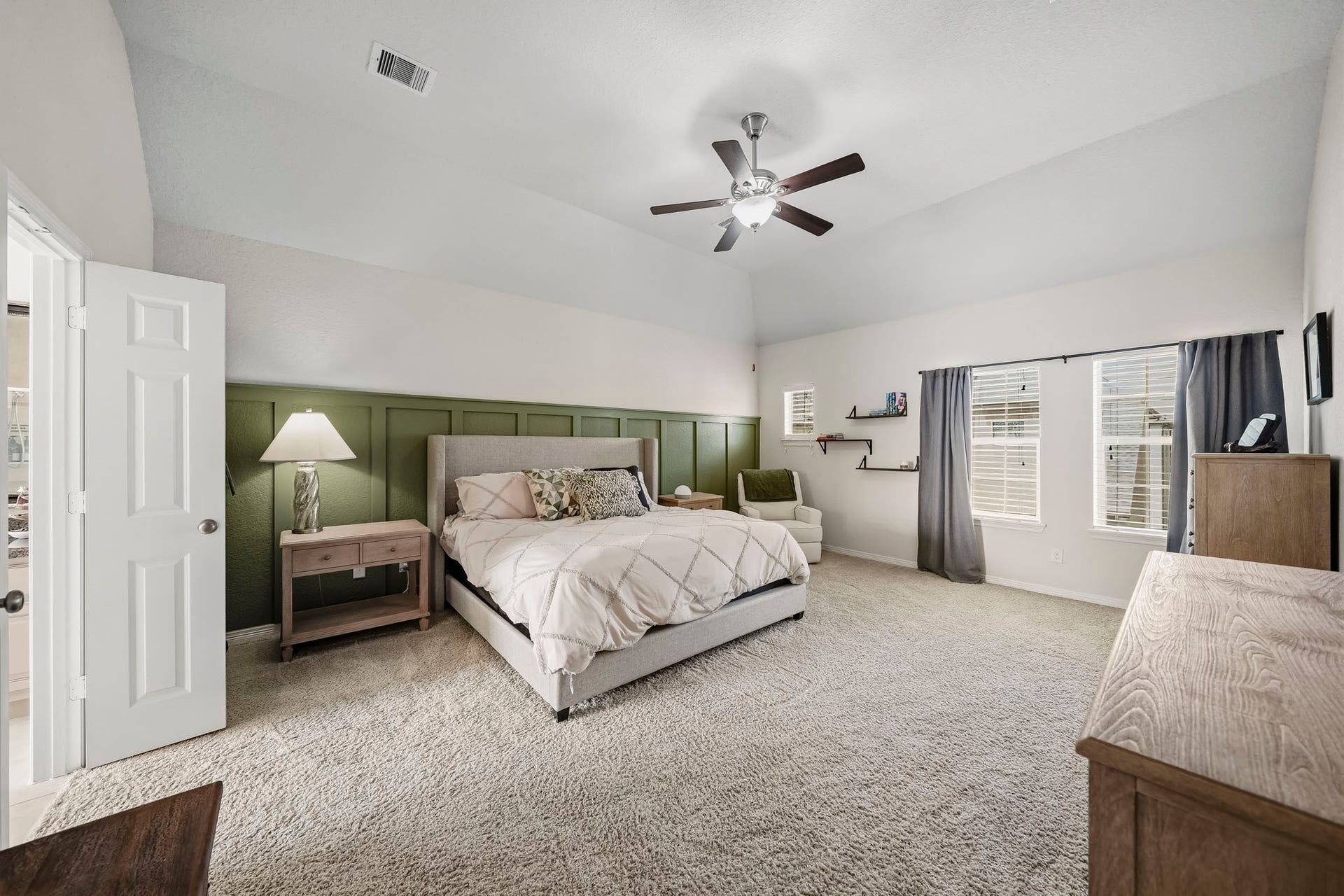 10112 Spring Shadows Park Circle, Houston, TX 77080 10112 Spring Shadows Park Circle, Houston, TX 77080