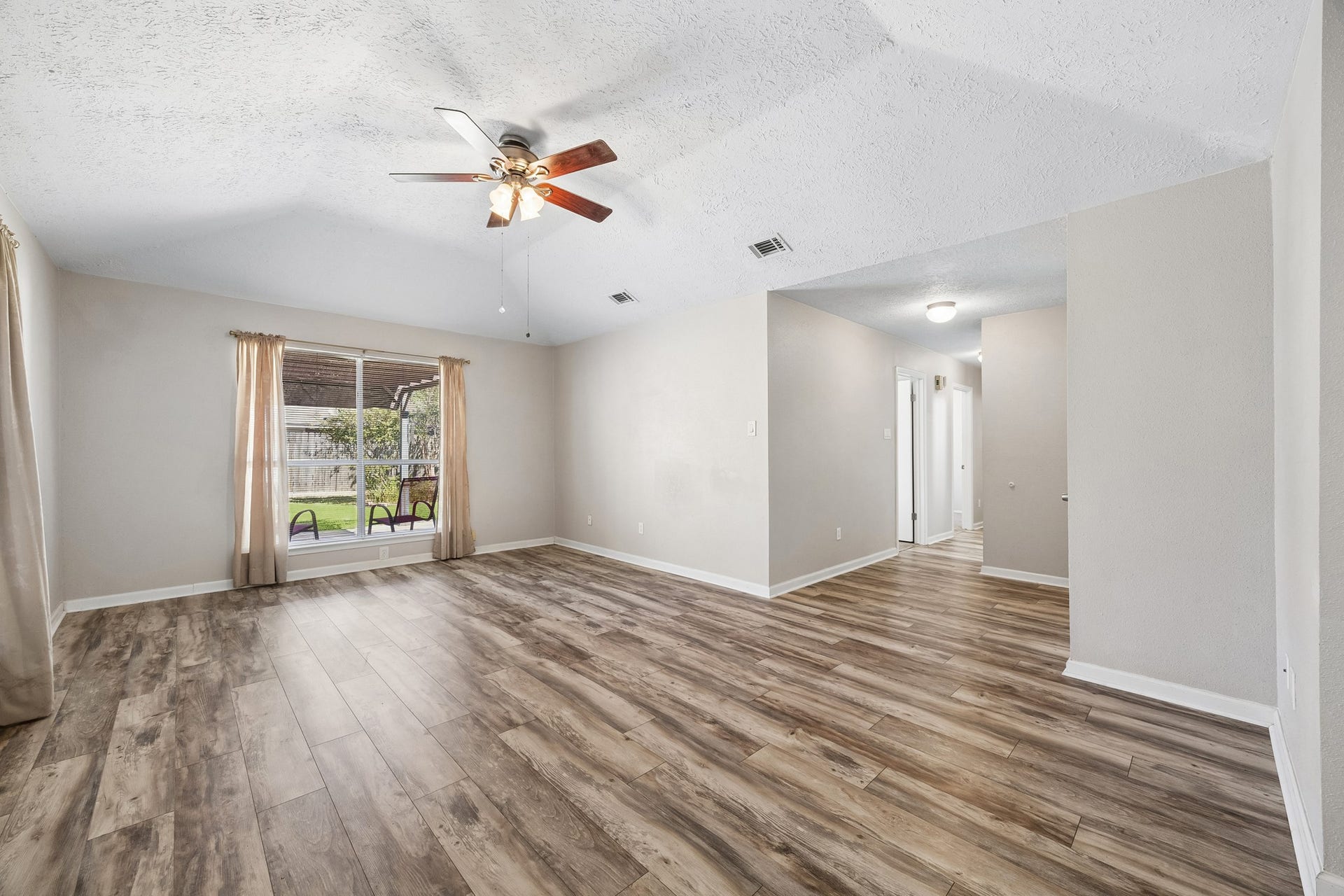 2514 Ewell Drive, League City, TX 77573 2514 Ewell Drive, League City, TX 77573