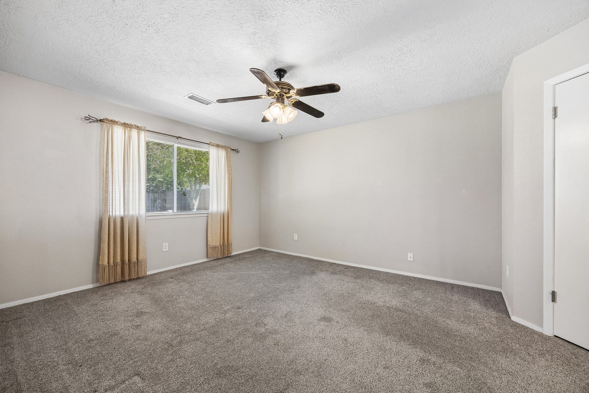 2514 Ewell Drive, League City, TX 77573 2514 Ewell Drive, League City, TX 77573