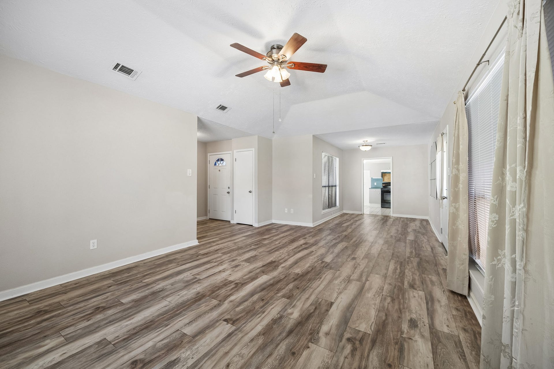 2514 Ewell Drive, League City, TX 77573 2514 Ewell Drive, League City, TX 77573