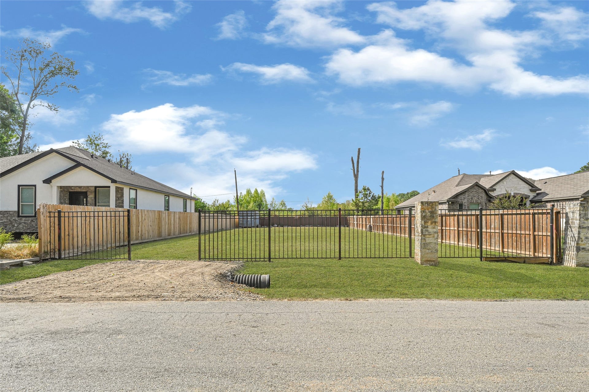 16231 Green Manor Drive Drive, Houston, TX 77396 Beautiful cleared lot ready for your next project! Imagine building your dream home or investment property here.