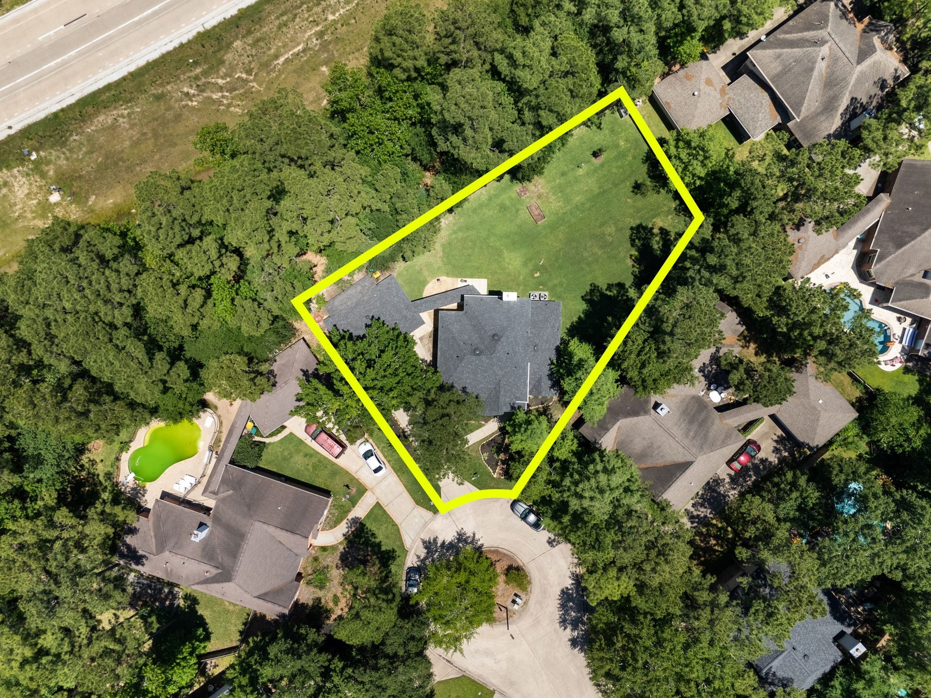 98 W Night Heron Place, The Woodlands, TX 77382 Lots this large are hard to find in The Woodlands!