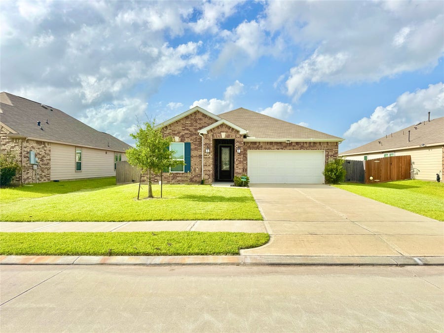 Property photo for 1023 Valley Crest Lane, La Marque, TX