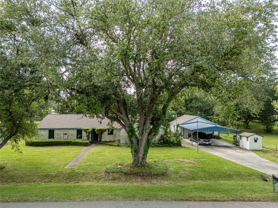 Property photo for 3804 Shady Lane, Santa Fe, TX
