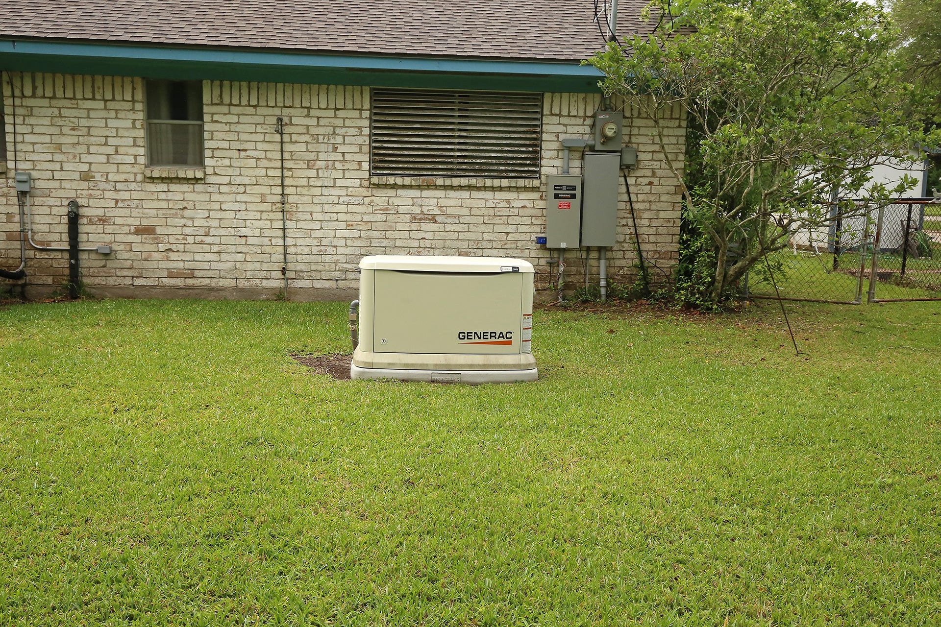 3804 Shady Lane, Santa Fe, TX 77517 Ensure uninterrupted power with this reliable whole-home generator, perfect for peace of mind during outages.