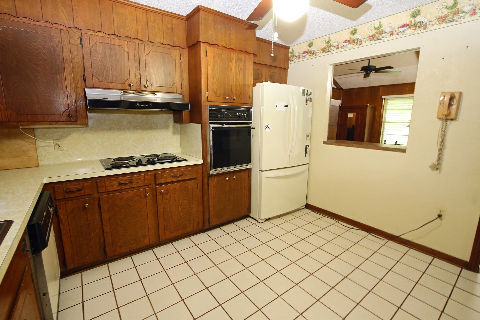 3804 Shady Lane, Santa Fe, TX 77517 All appliances are included with the home.