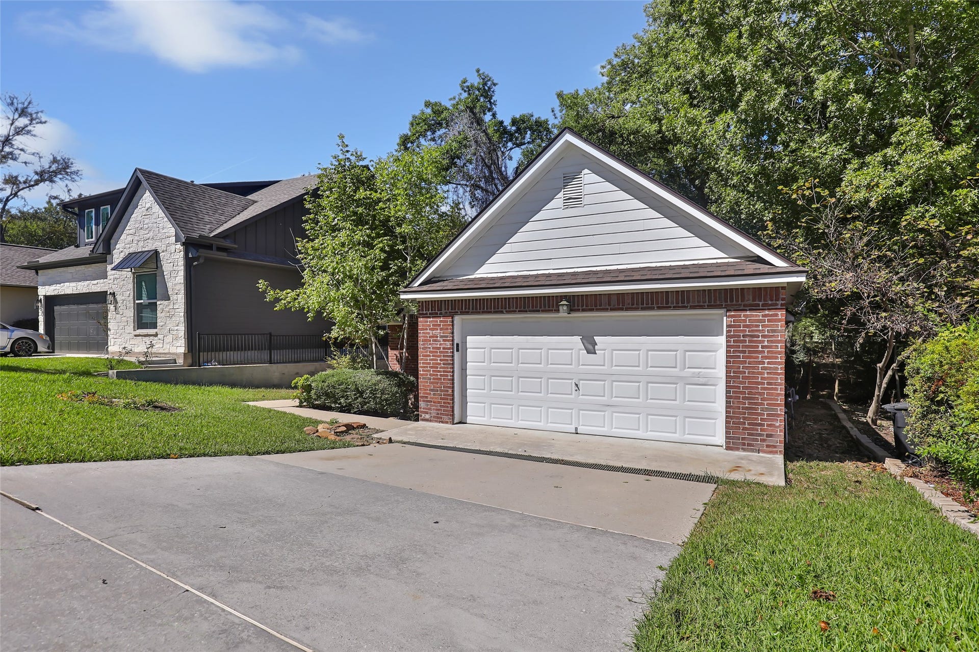 108 Harbour Town Circle, Conroe, TX 77356