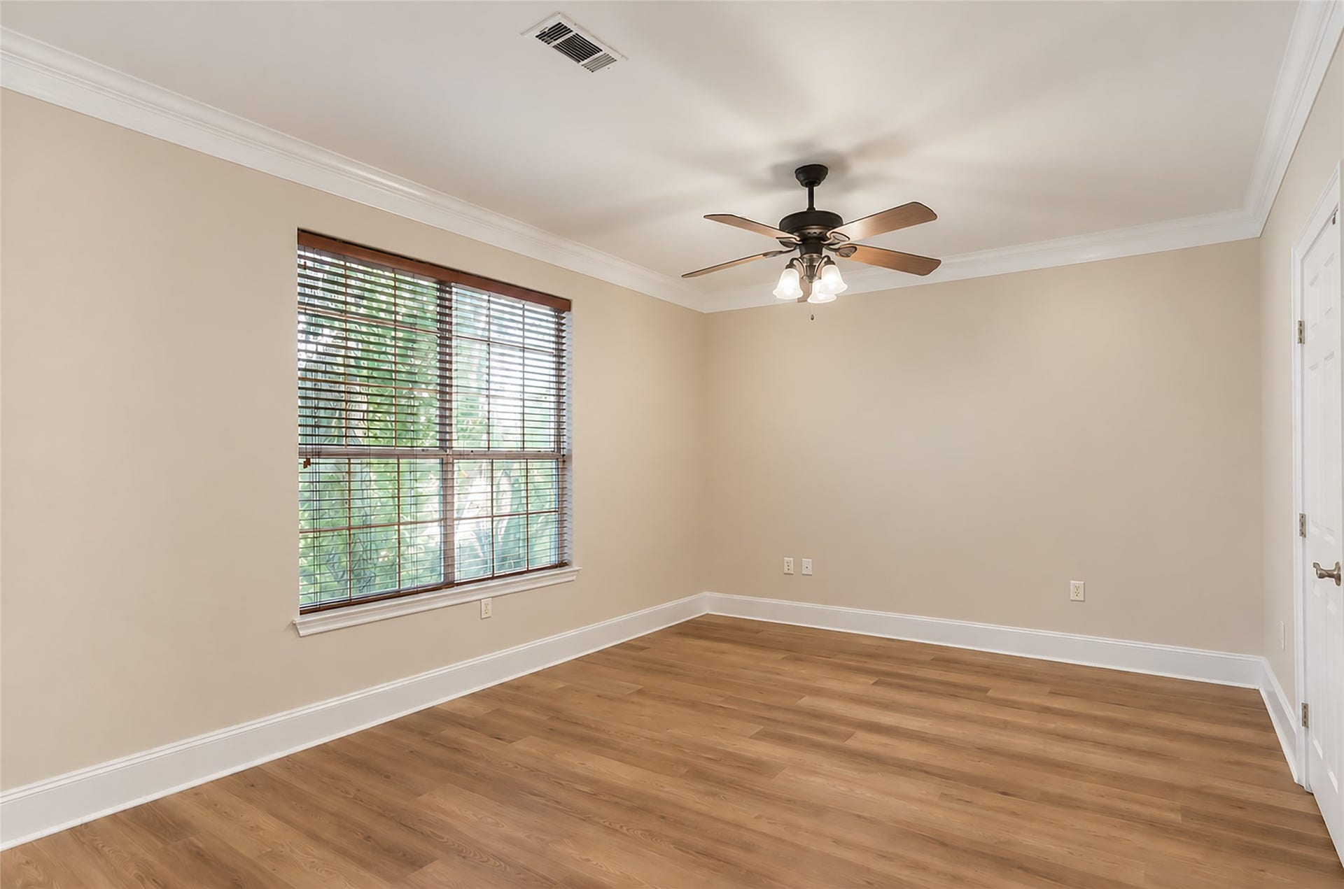 108 Harbour Town Circle, Conroe, TX 77356