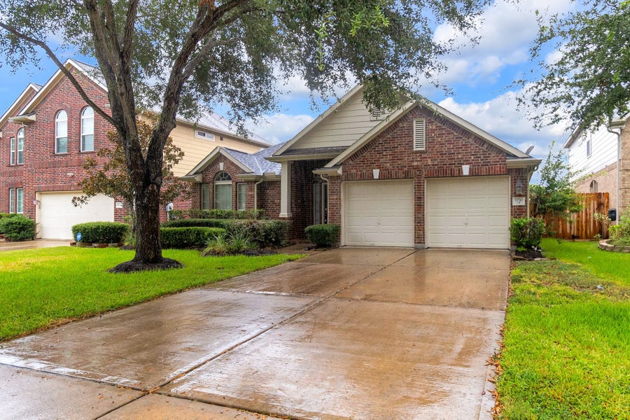Property photo for 5730 Slate Valley Court, Missouri City, TX