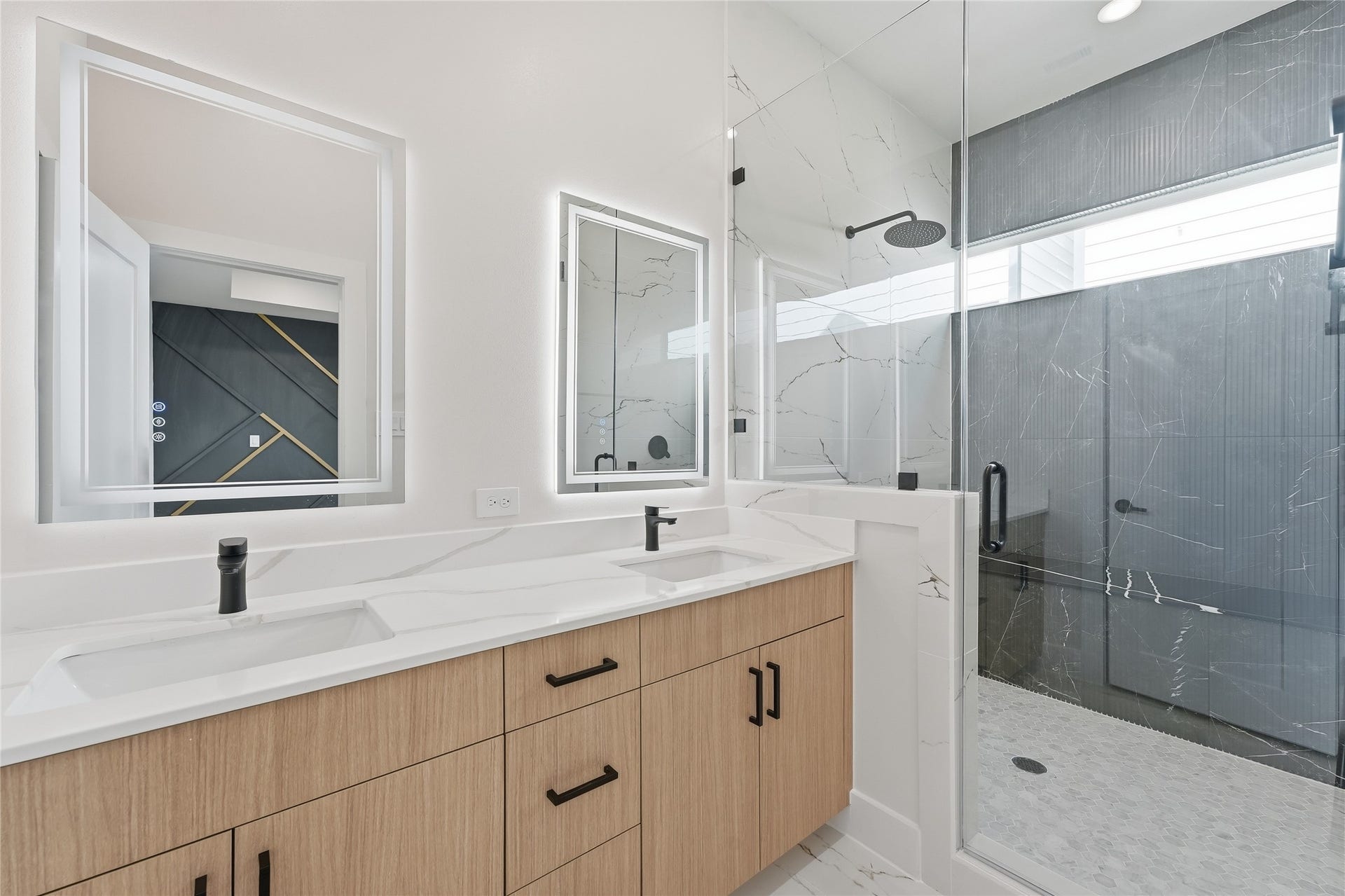 5308 Jesselton Lane, Houston, TX 77091 Elevated Living Plan - Living and Primary Suite on 2nd Floor