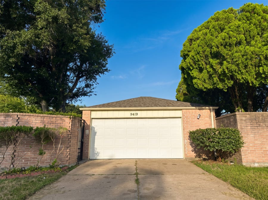 Property photo for 9419 Clipperwood Place, Houston, TX