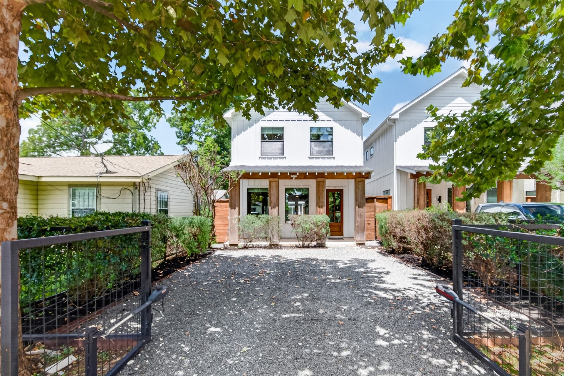 935 Bunton Street, Houston, TX 77009 935 Bunton Street, Houston, TX 77009