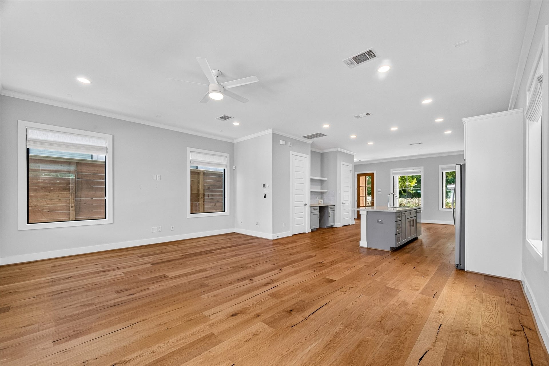 935 Bunton Street, Houston, TX 77009 935 Bunton Street, Houston, TX 77009