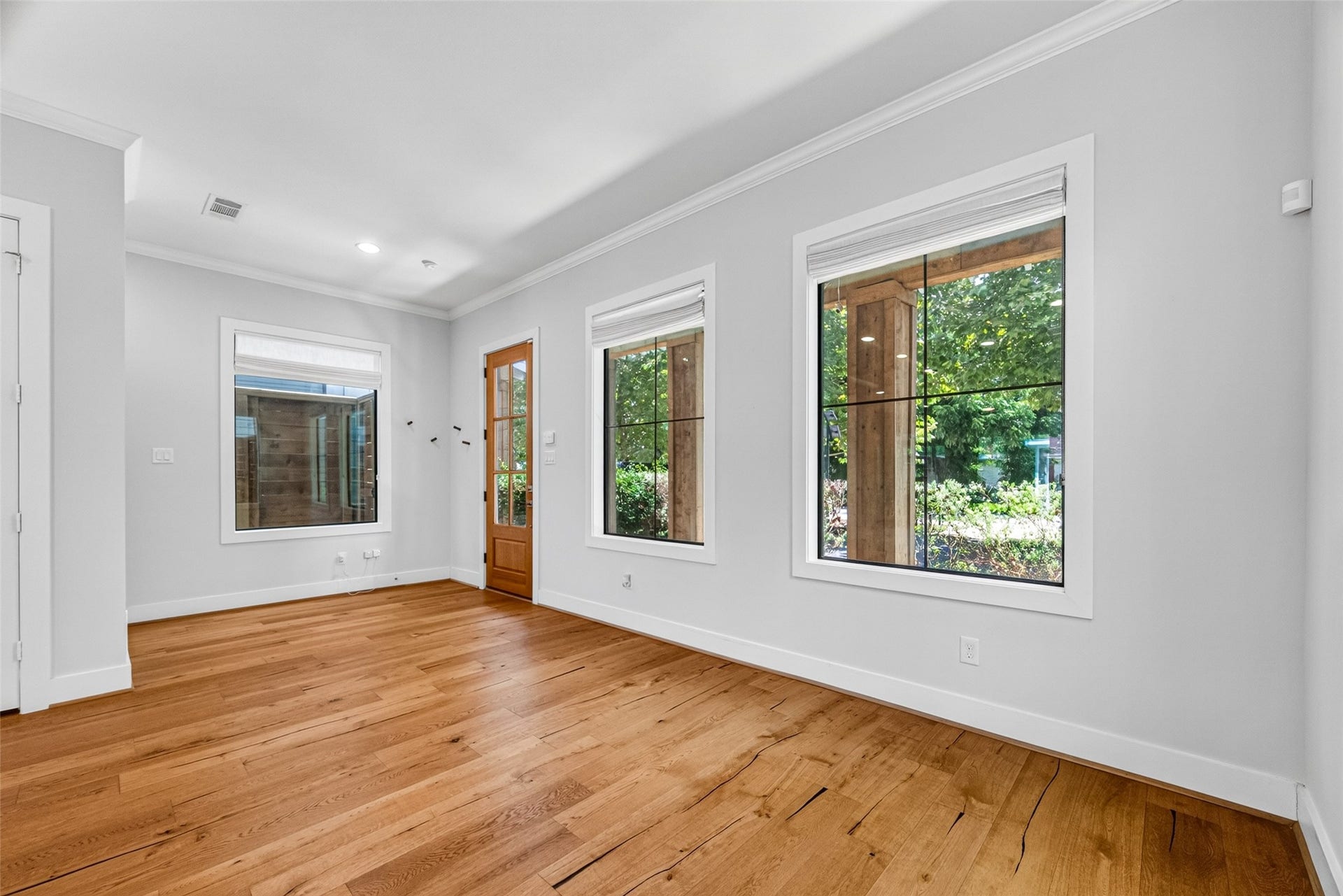 935 Bunton Street, Houston, TX 77009 935 Bunton Street, Houston, TX 77009