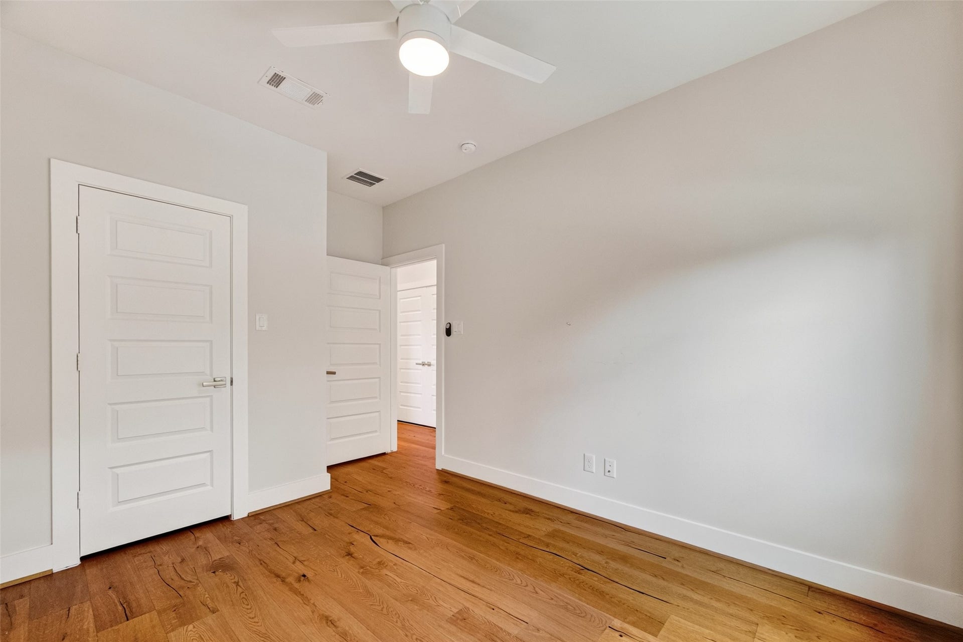935 Bunton Street, Houston, TX 77009 935 Bunton Street, Houston, TX 77009