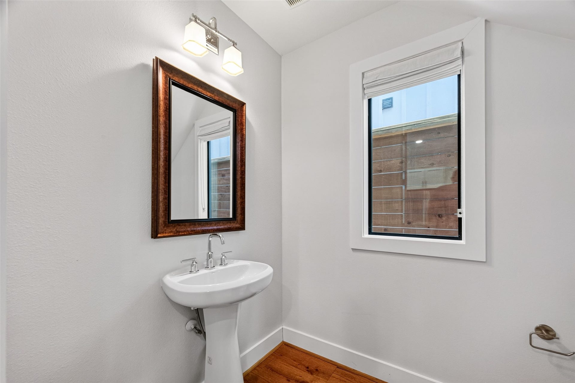 935 Bunton Street, Houston, TX 77009 935 Bunton Street, Houston, TX 77009