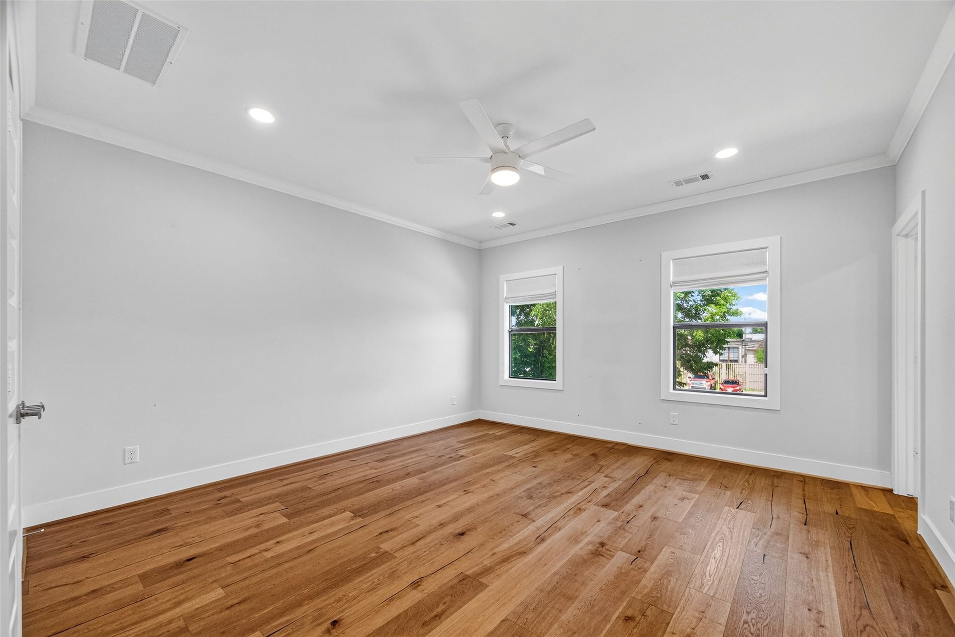 935 Bunton Street, Houston, TX 77009 935 Bunton Street, Houston, TX 77009