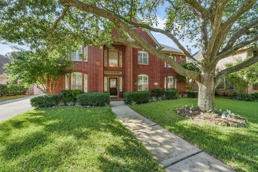 Property photo for 3710 Pine Tree Drive, Pearland, TX