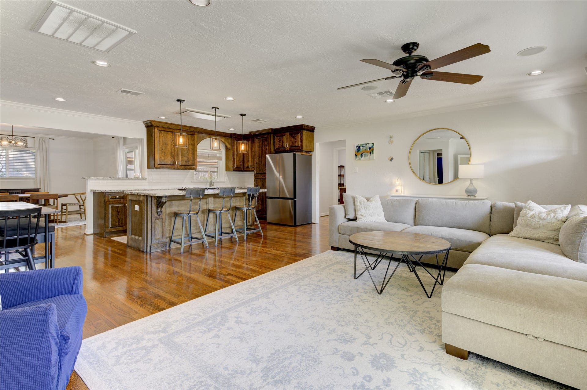 3007 Topham Circle, Houston, TX 77018 View from the living room facing the island kitchen.