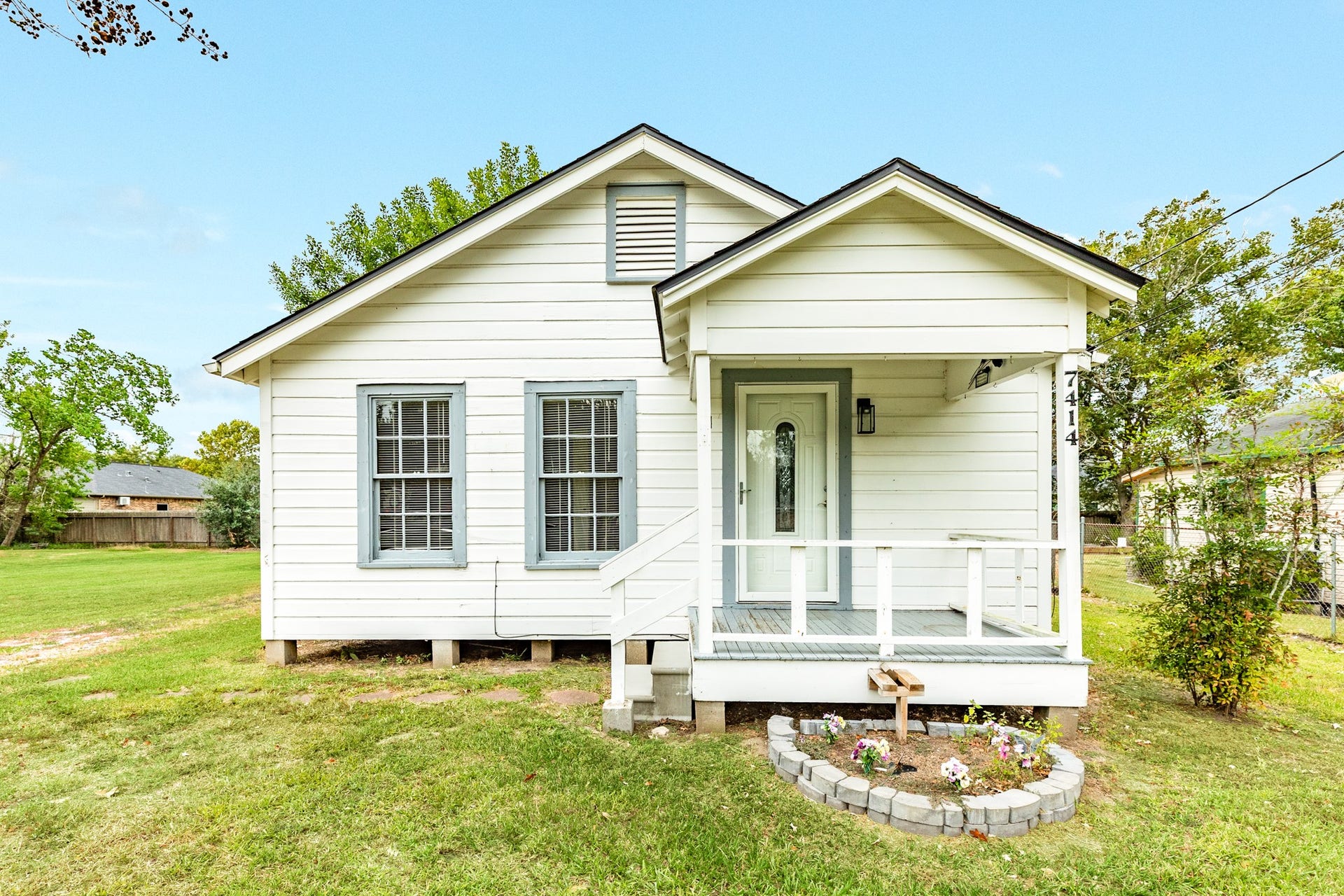 7414 Stewart Street, Hitchcock, TX 77563 7414 Stewart Street, Hitchcock, TX 77563