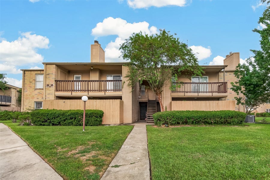 Property photo for 10555 Turtlewood Court, #1006, Houston, TX