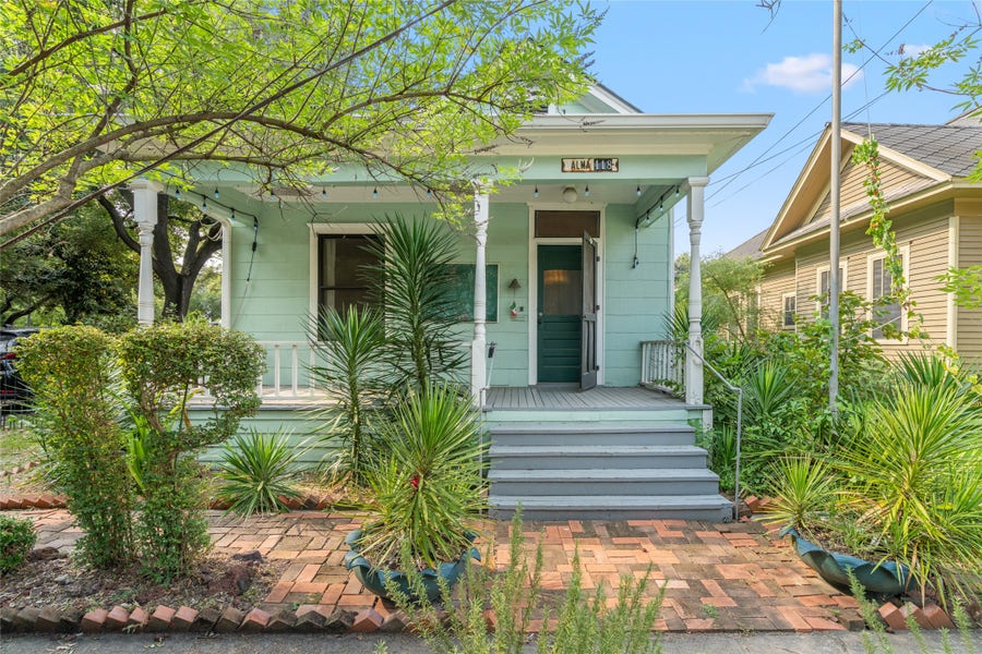 Property photo for 118 Alma Street, Houston, TX