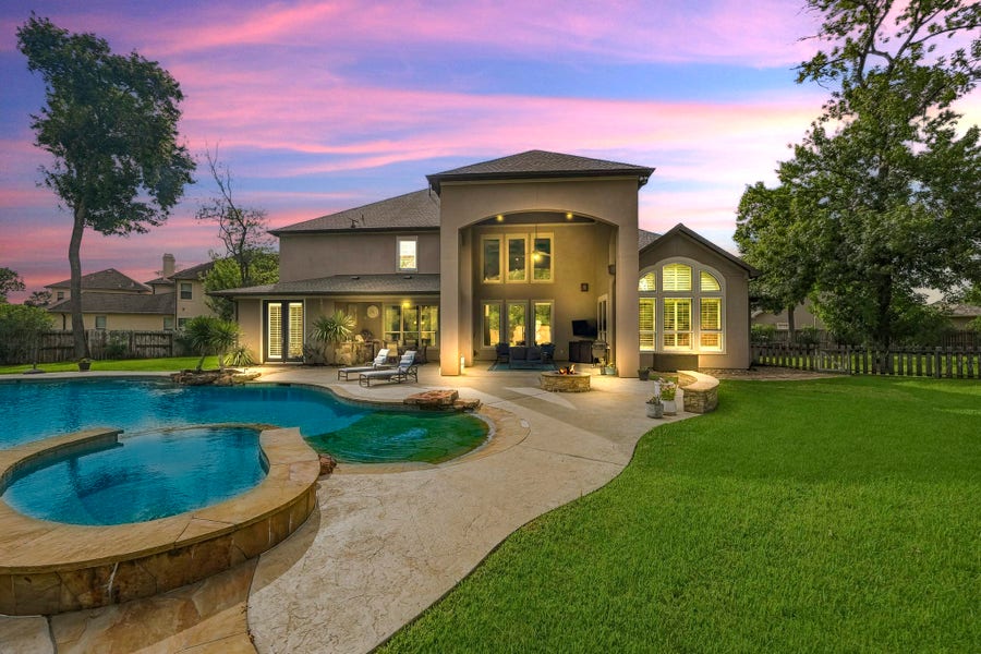 Property photo for 2 Turin Turn Drive, Missouri City, TX