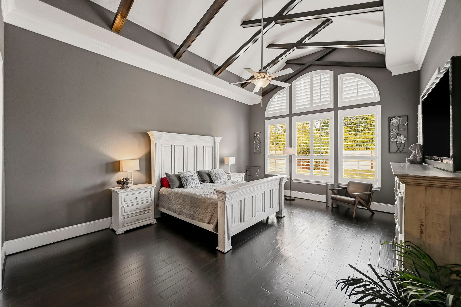 2 Turin Turn Drive, Missouri City, TX 77459 Vaulted primary suite