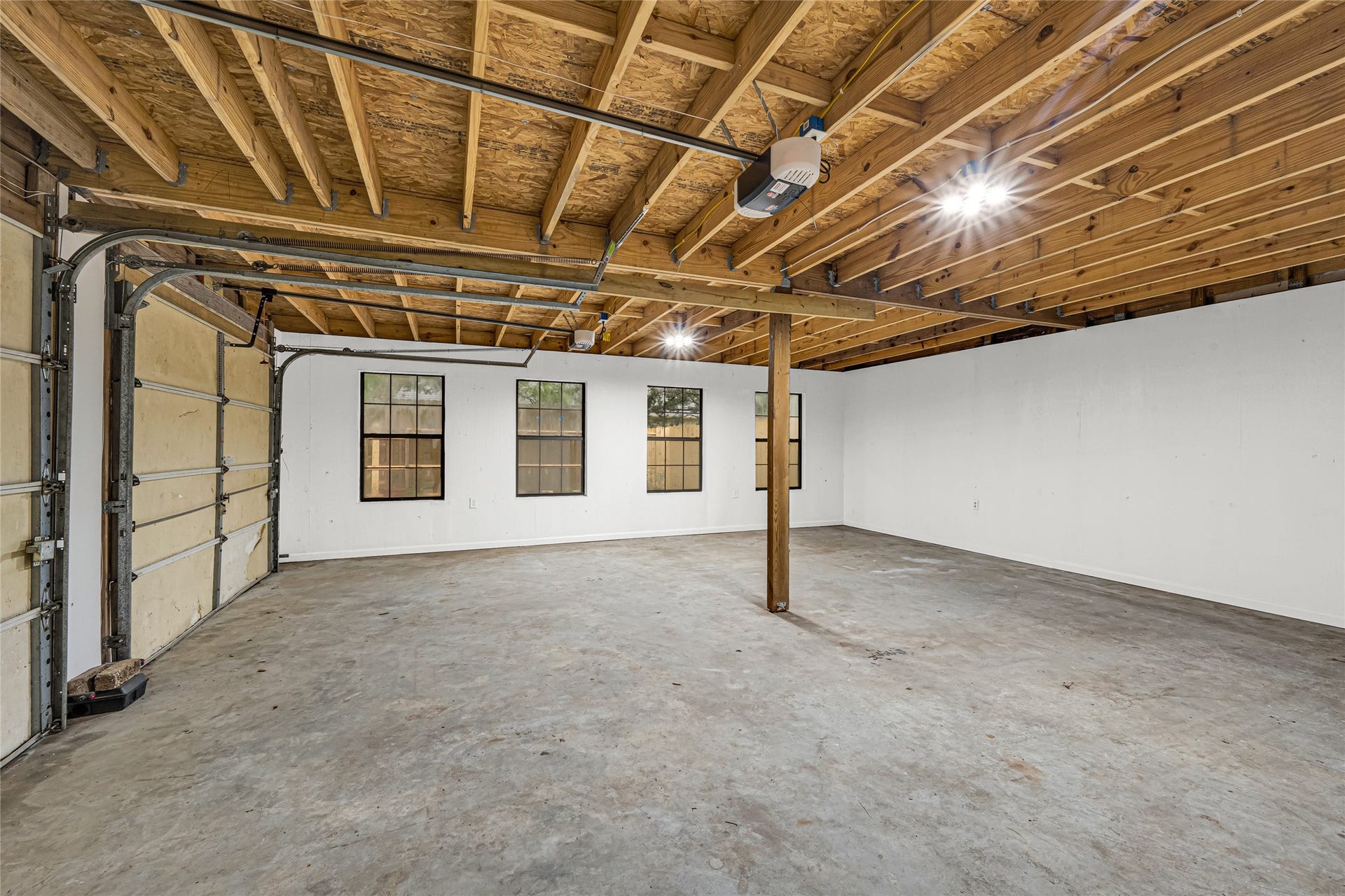 3302 Prairie Drive, Dickinson, TX 77539 2 Door Automatic Garage