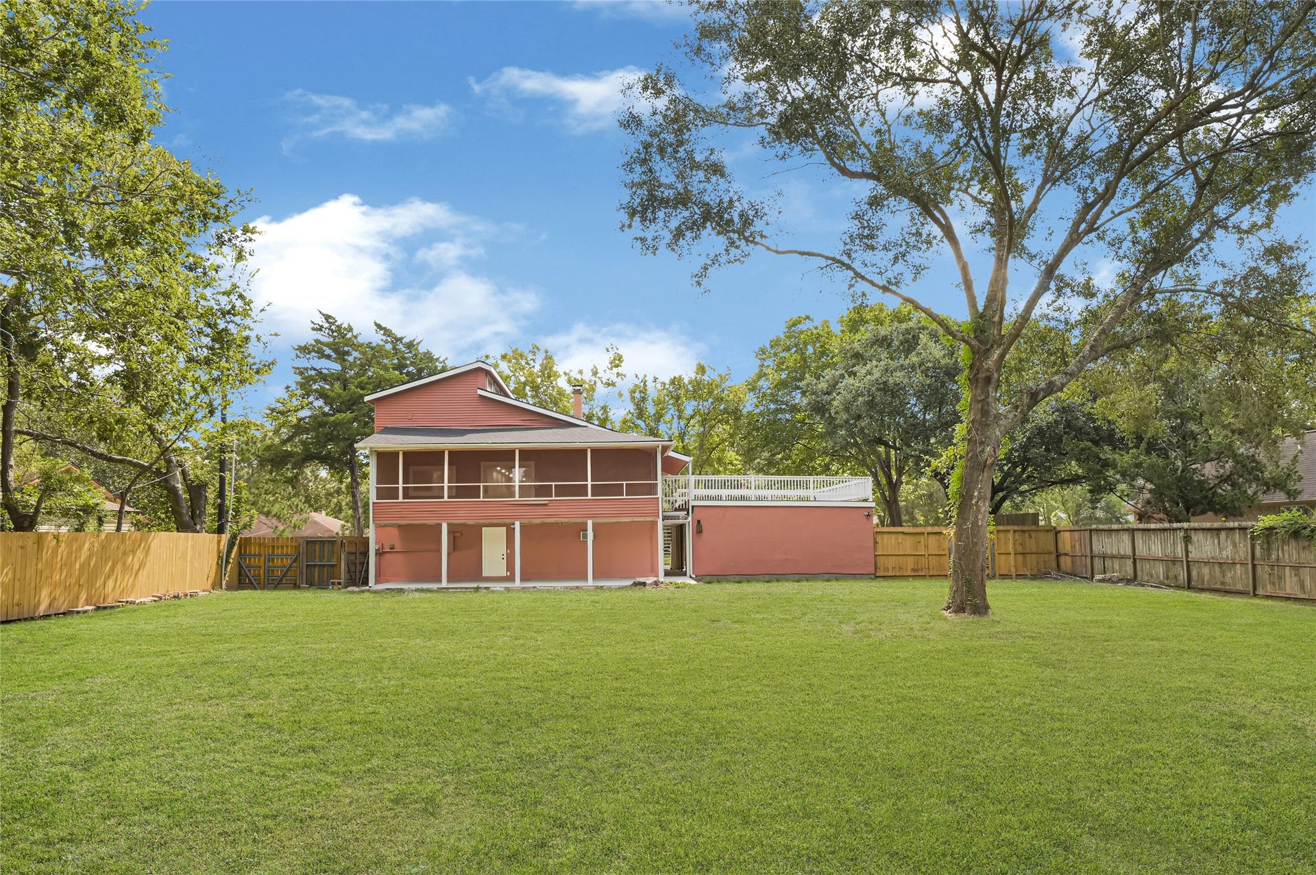 3302 Prairie Drive, Dickinson, TX 77539 Backyard - Exterior