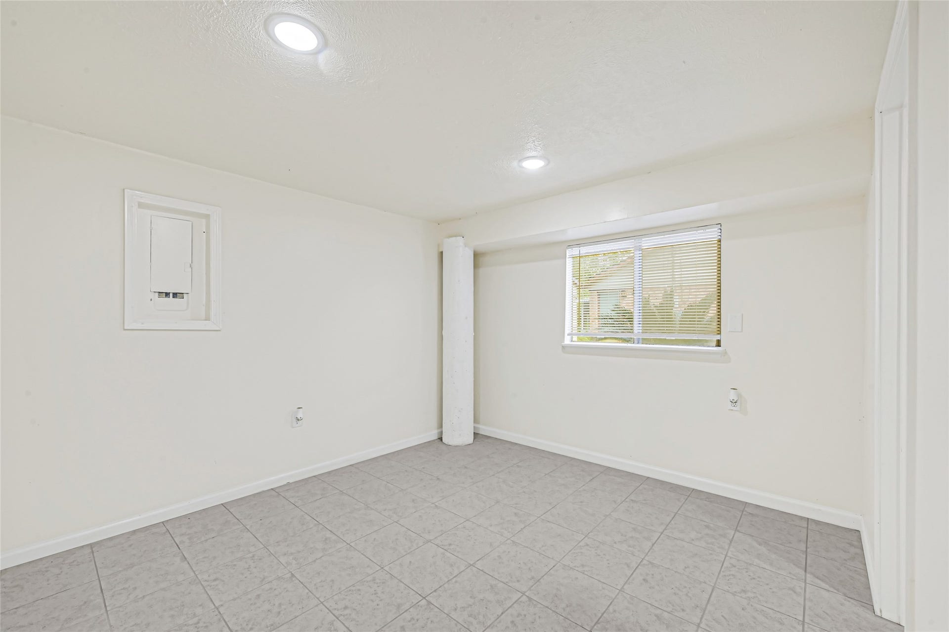 3302 Prairie Drive, Dickinson, TX 77539 First Floor - Storage Area