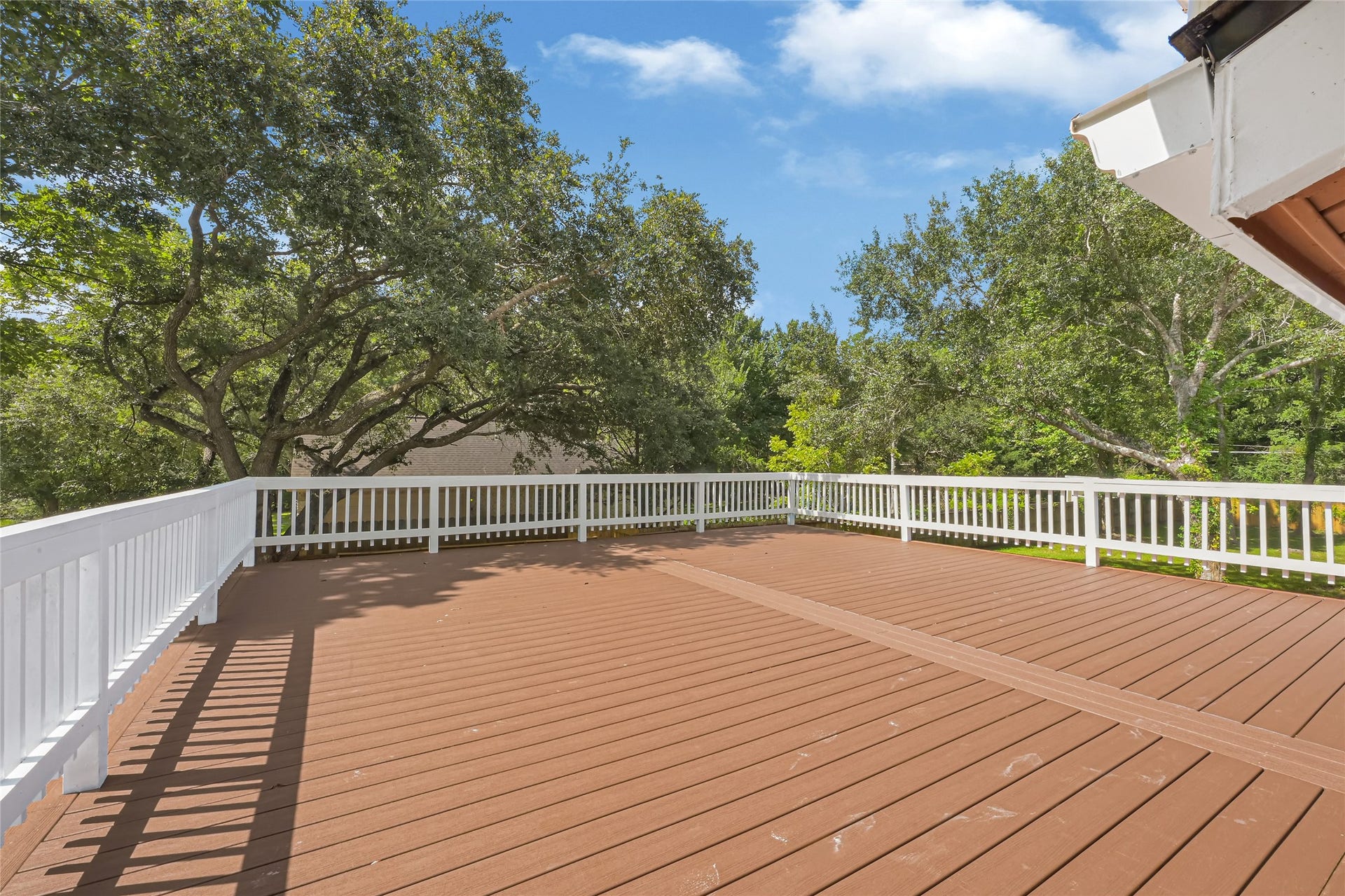 3302 Prairie Drive, Dickinson, TX 77539 Exterior Trex Patio