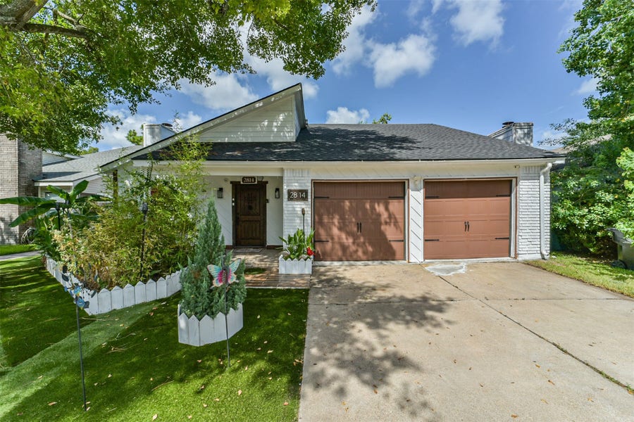 Property photo for 2814 Waypark Drive, Houston, TX