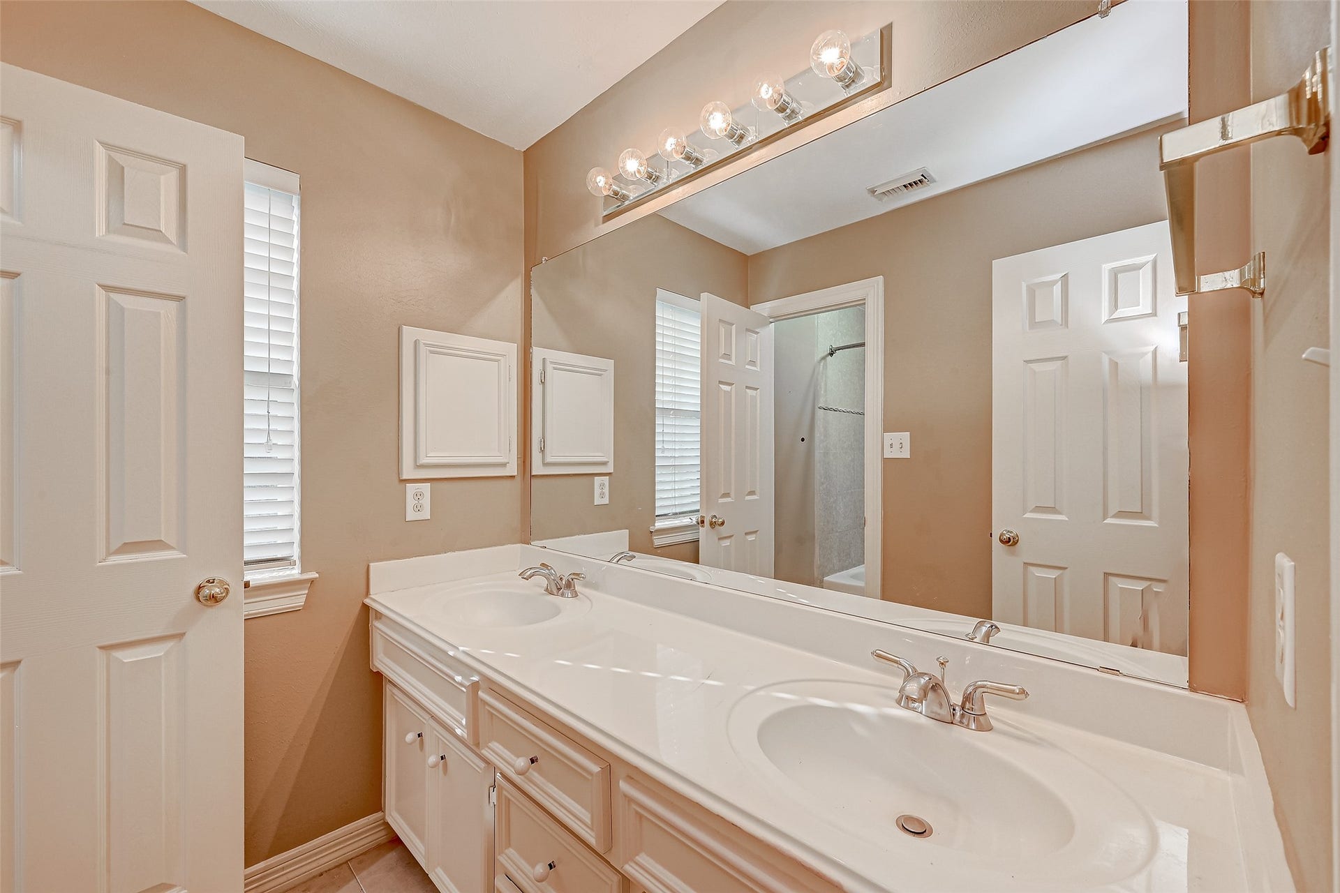 1838 Northshore Drive, Missouri City, TX 77459 1838 Northshore Drive, Missouri City, TX 77459