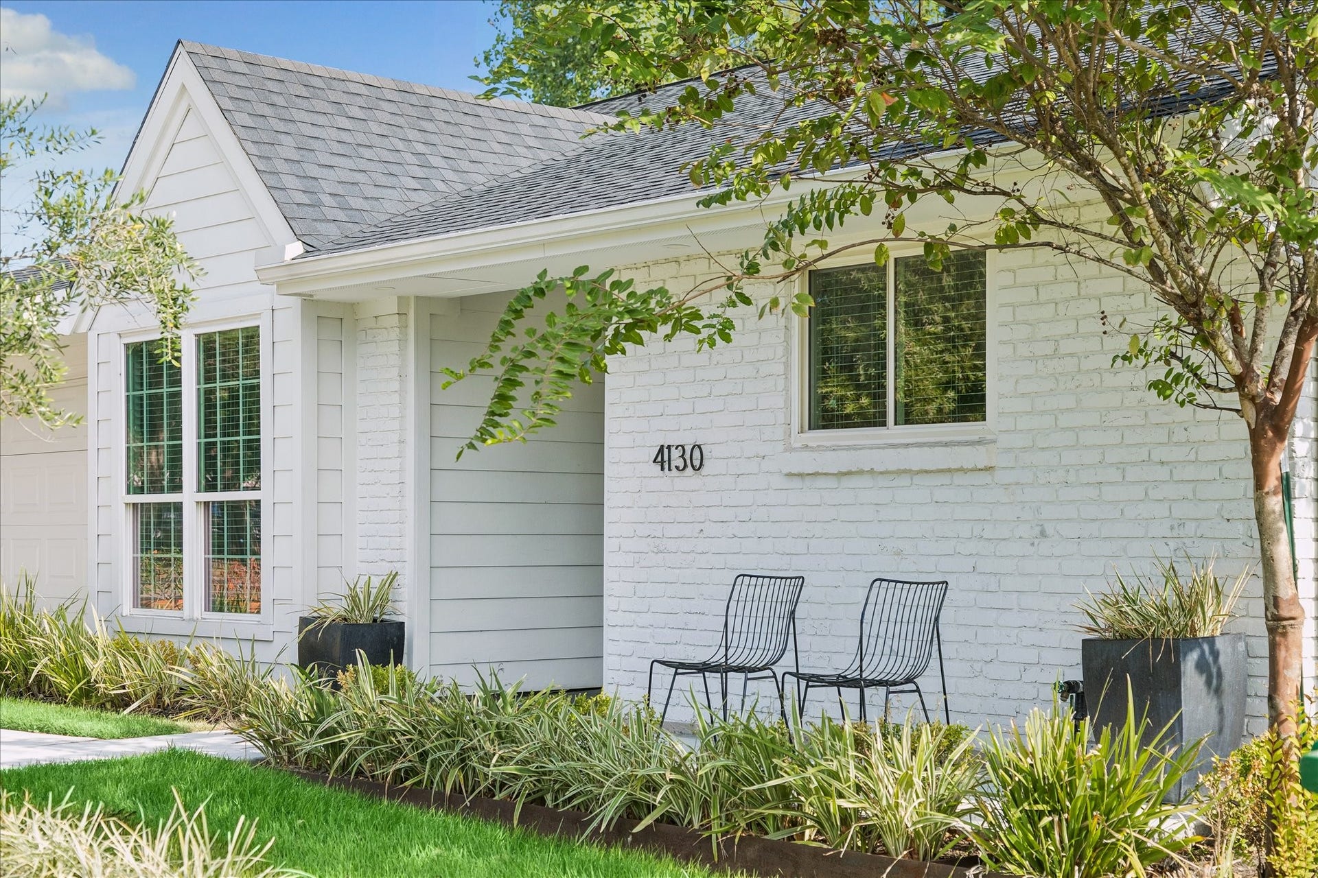 4130 Costa Rica Road, Houston, TX 77092 Welcome to 4130 Costa Rice, where classic architecture, crisp white brick, and beautifully maintained landscaping create an inviting first impression.