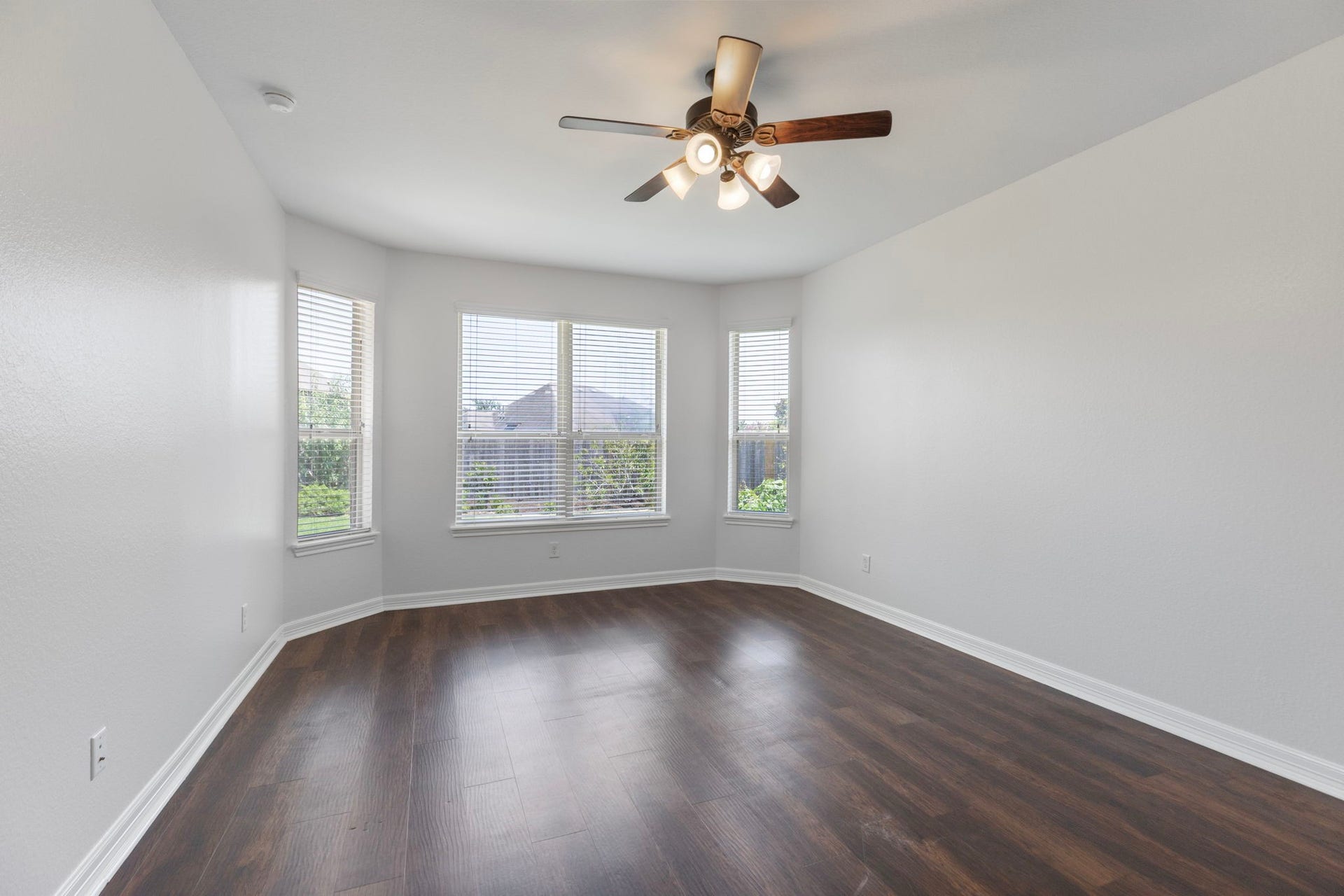 Spacious primary bedroom located on 1st floor