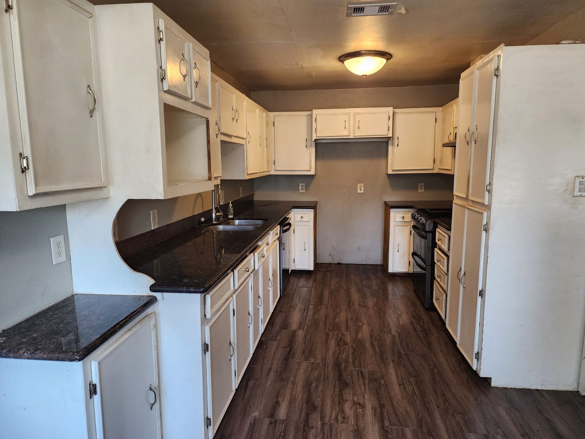 129 Mulberry Street, Lake Jackson, TX 77566